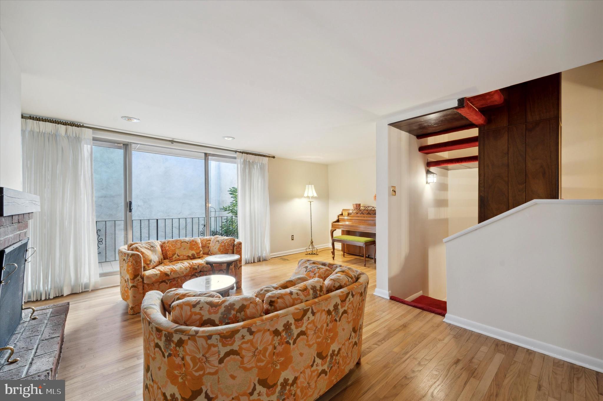 WASHINGTON SQ WEST - Residential