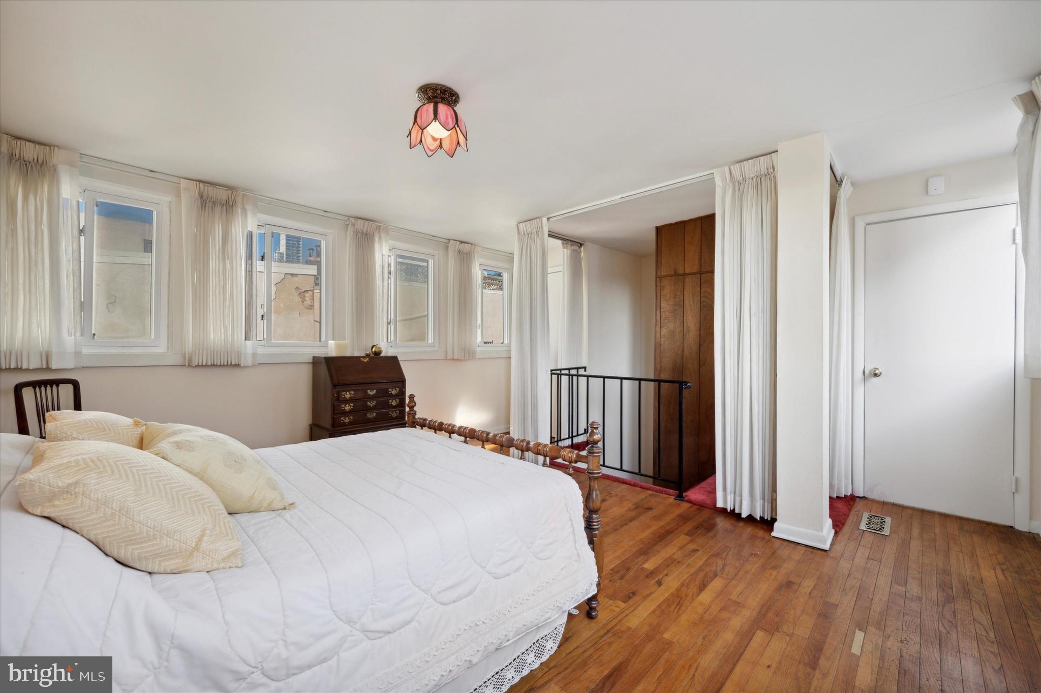WASHINGTON SQ WEST - Residential
