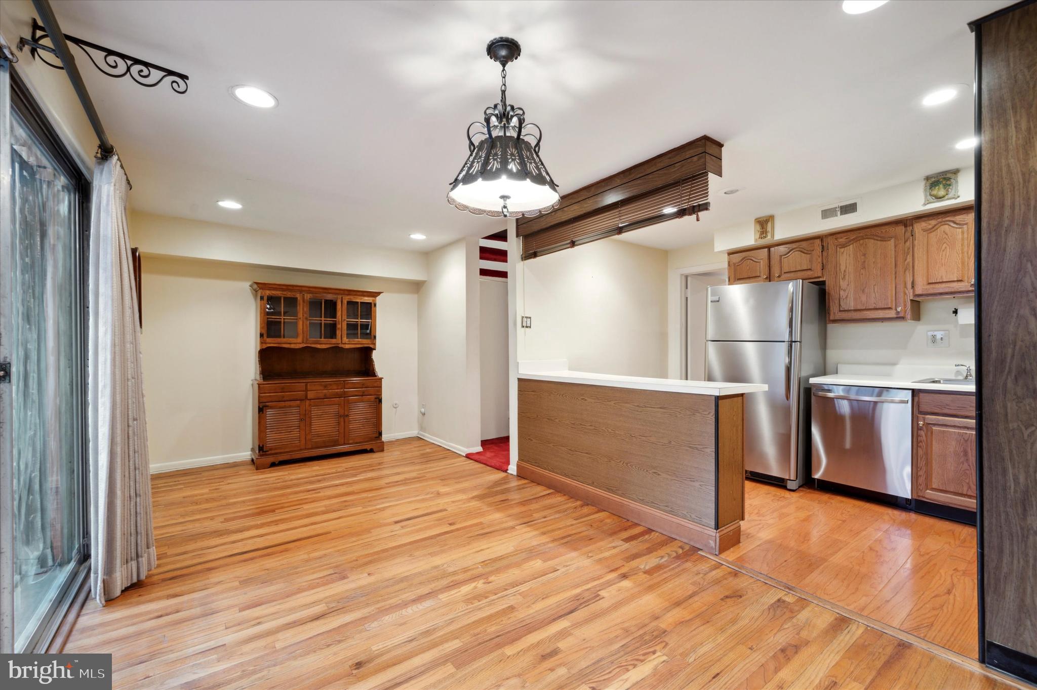 WASHINGTON SQ WEST - Residential