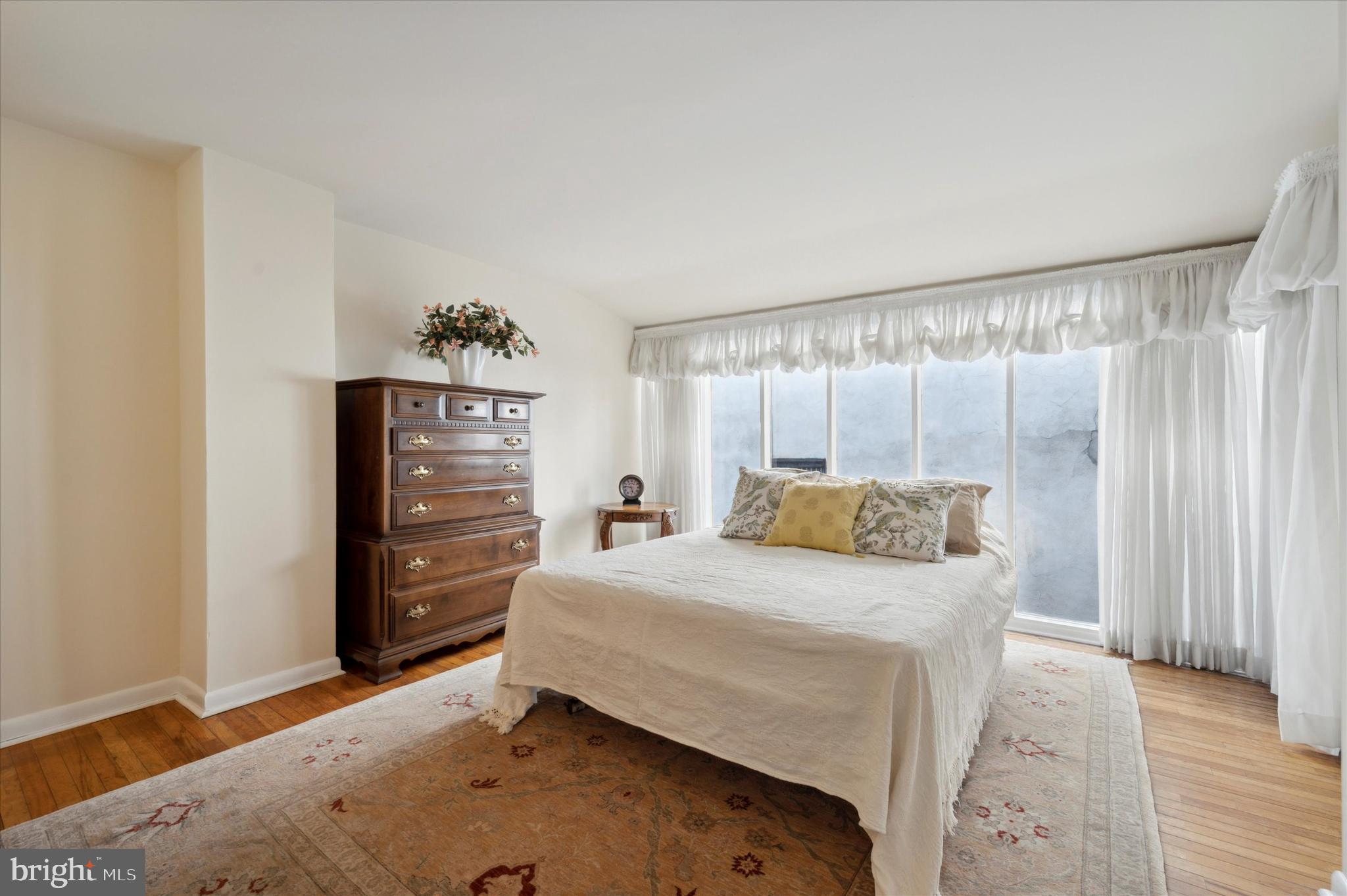 WASHINGTON SQ WEST - Residential