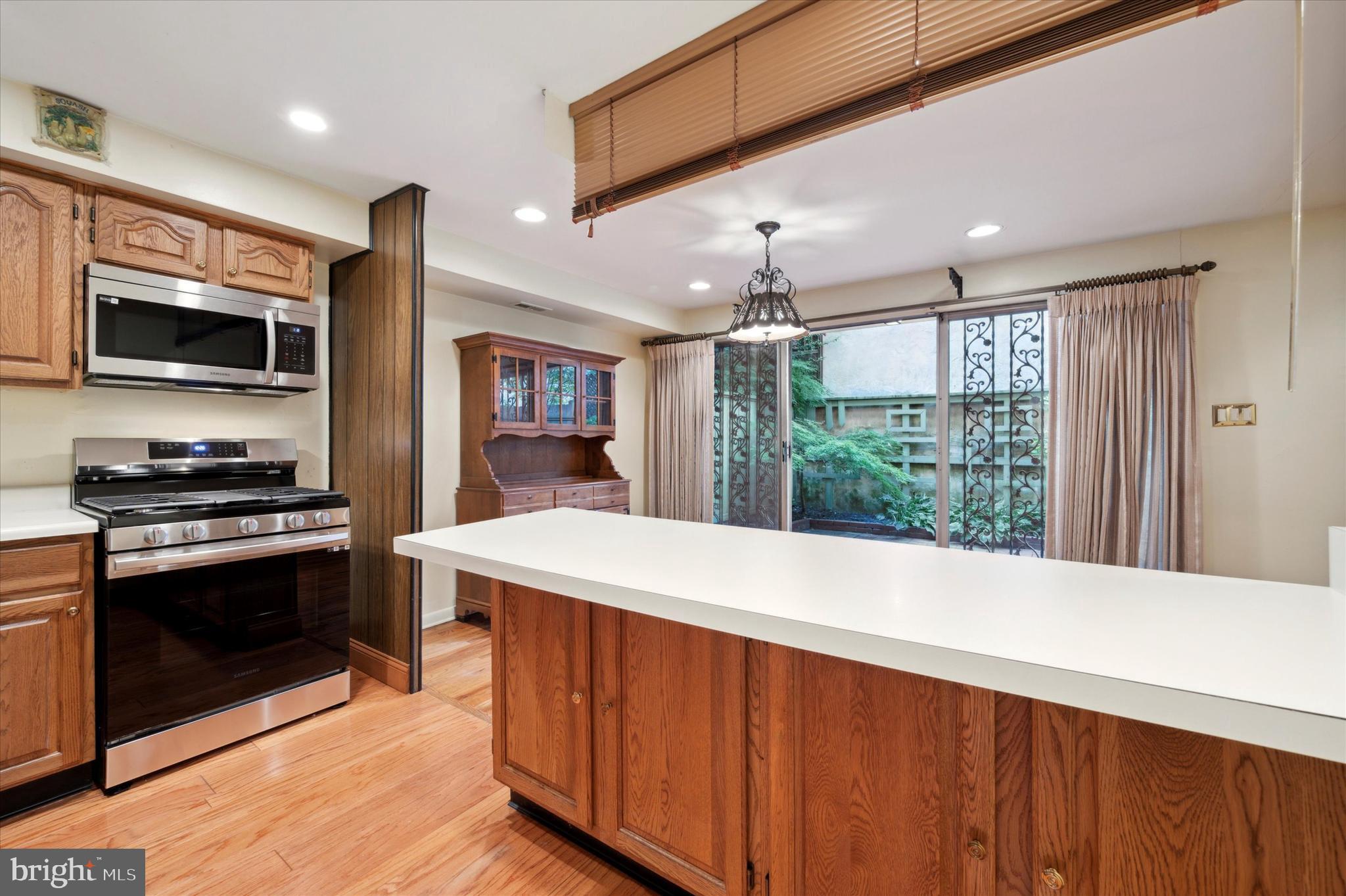 WASHINGTON SQ WEST - Residential