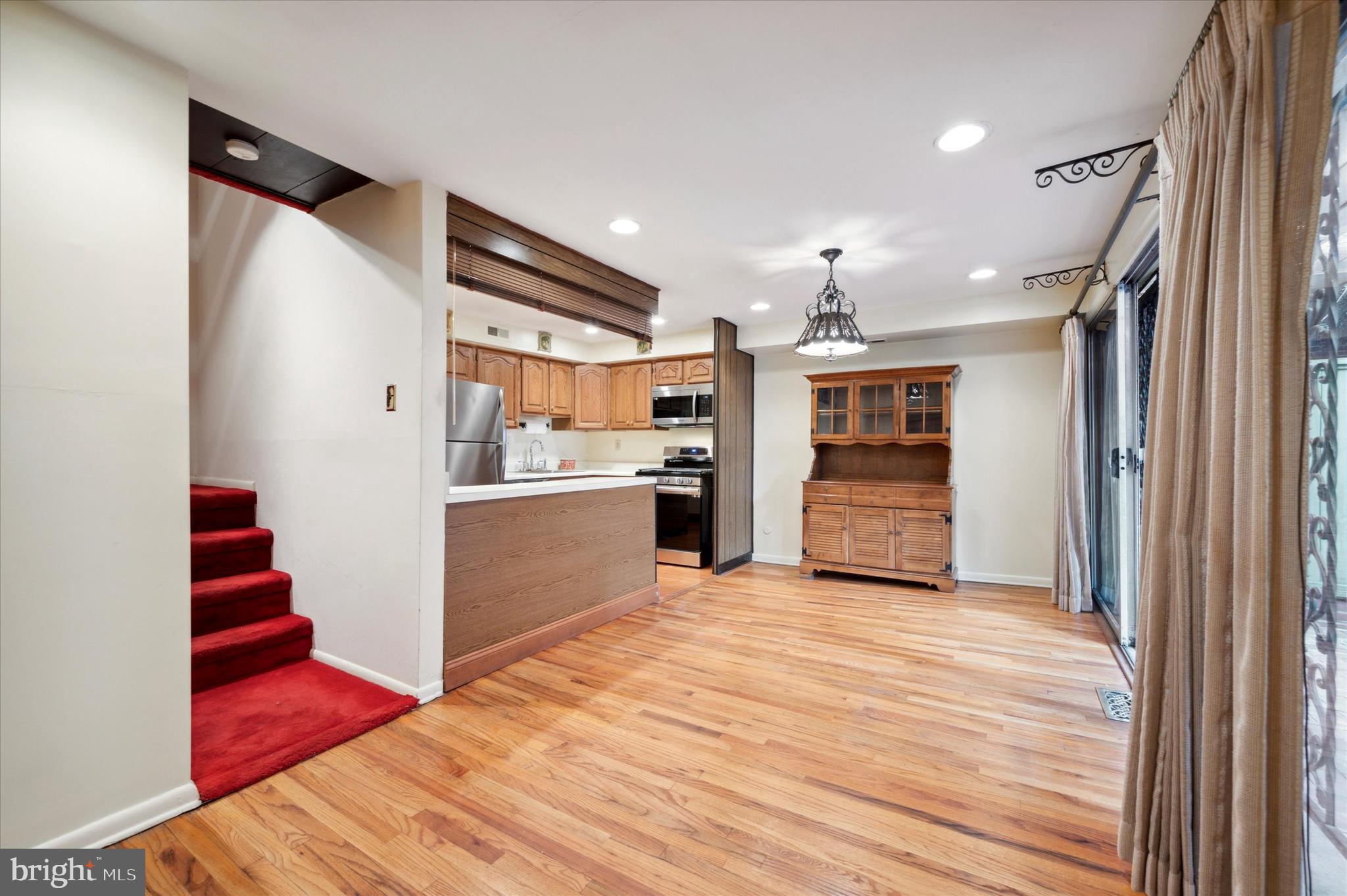 WASHINGTON SQ WEST - Residential