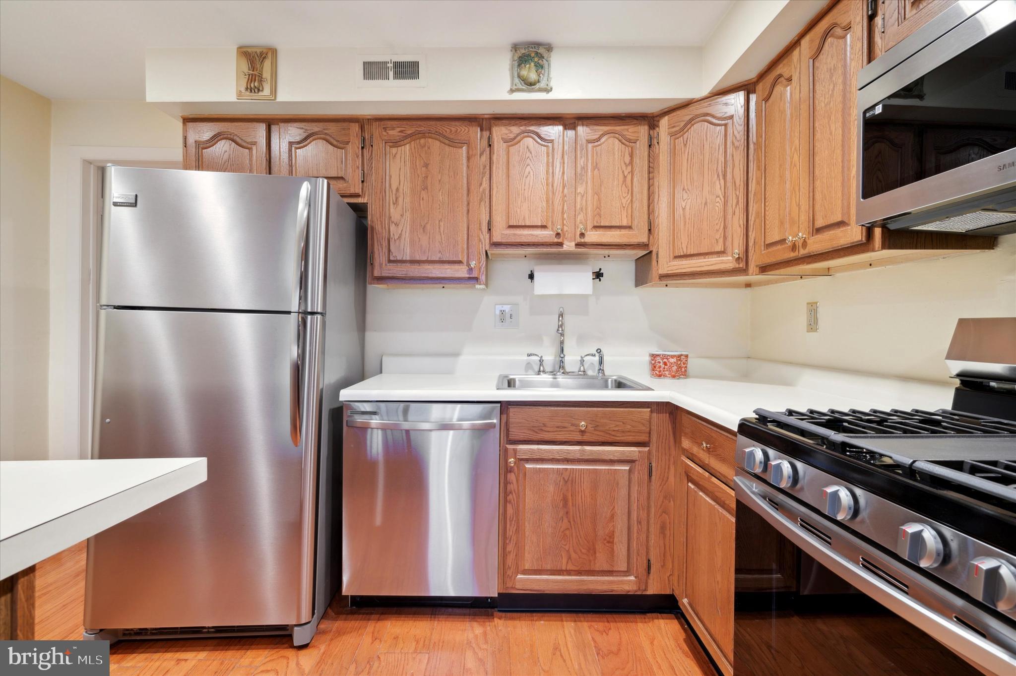 WASHINGTON SQ WEST - Residential