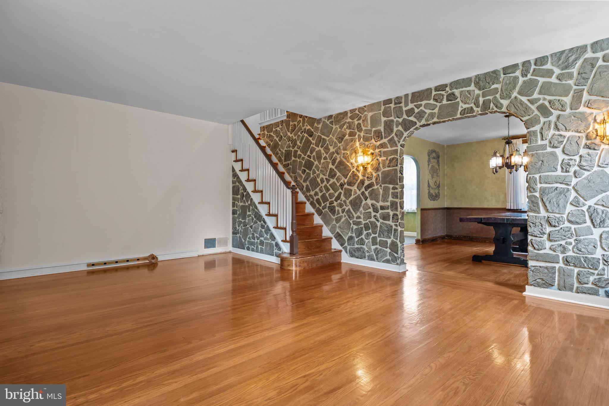 ELKINS PARK - Residential