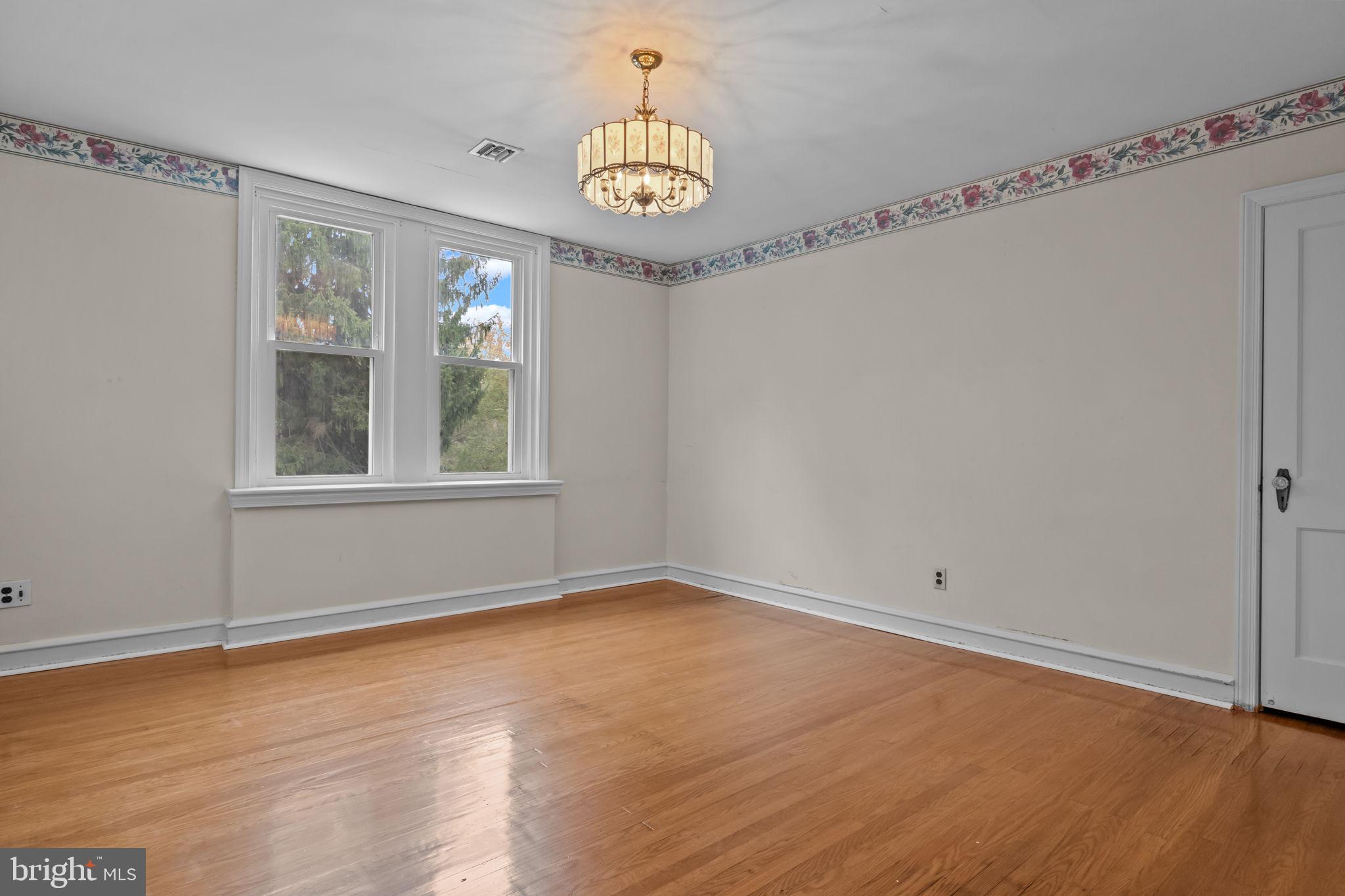 ELKINS PARK - Residential