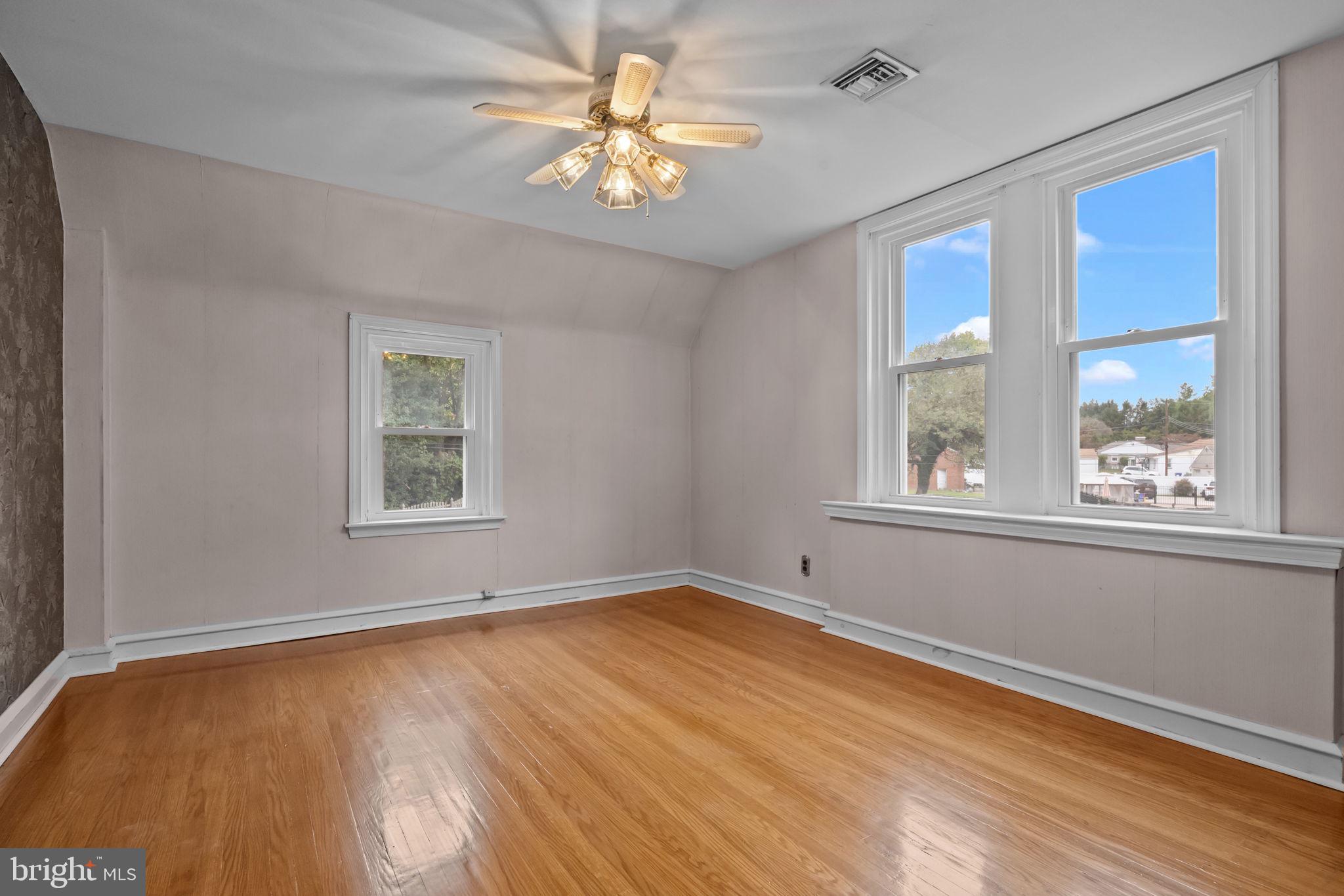 ELKINS PARK - Residential