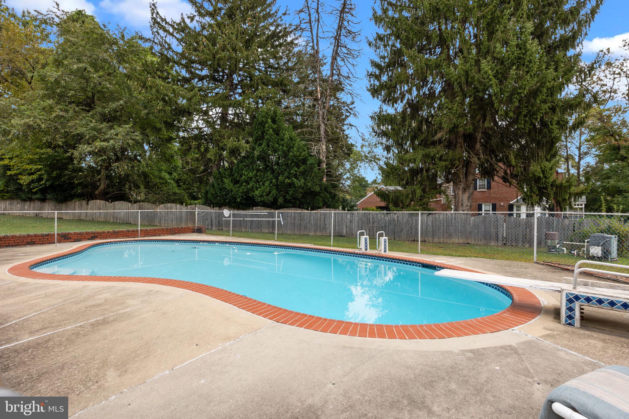 ELKINS PARK - Residential