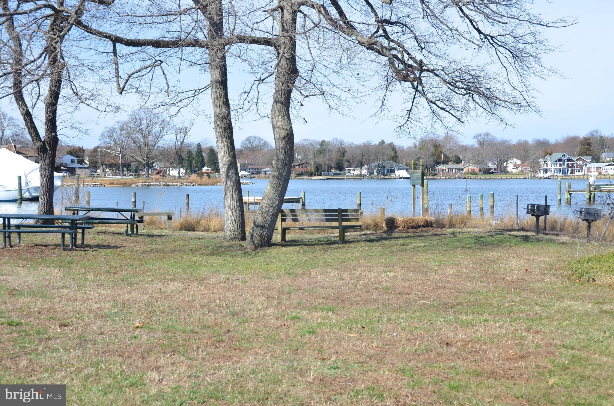 WOODLAND BEACH - Residential Lease