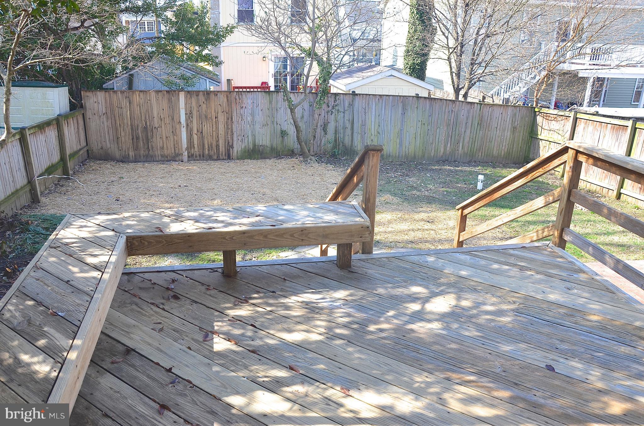 WOODLAND BEACH - Residential Lease