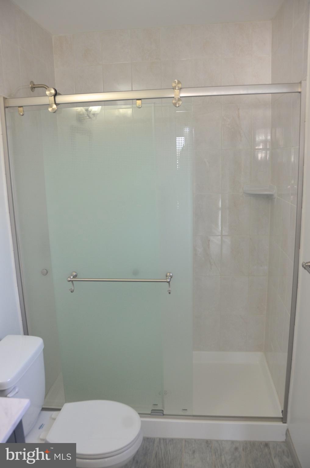 WOODLAND BEACH - Residential Lease