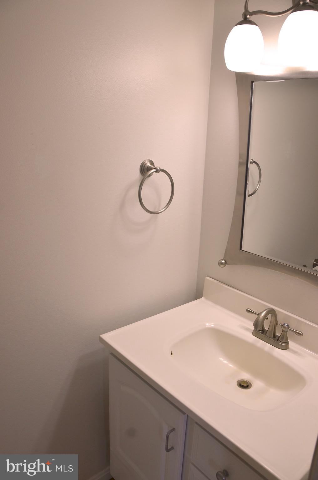 WOODLAND BEACH - Residential Lease