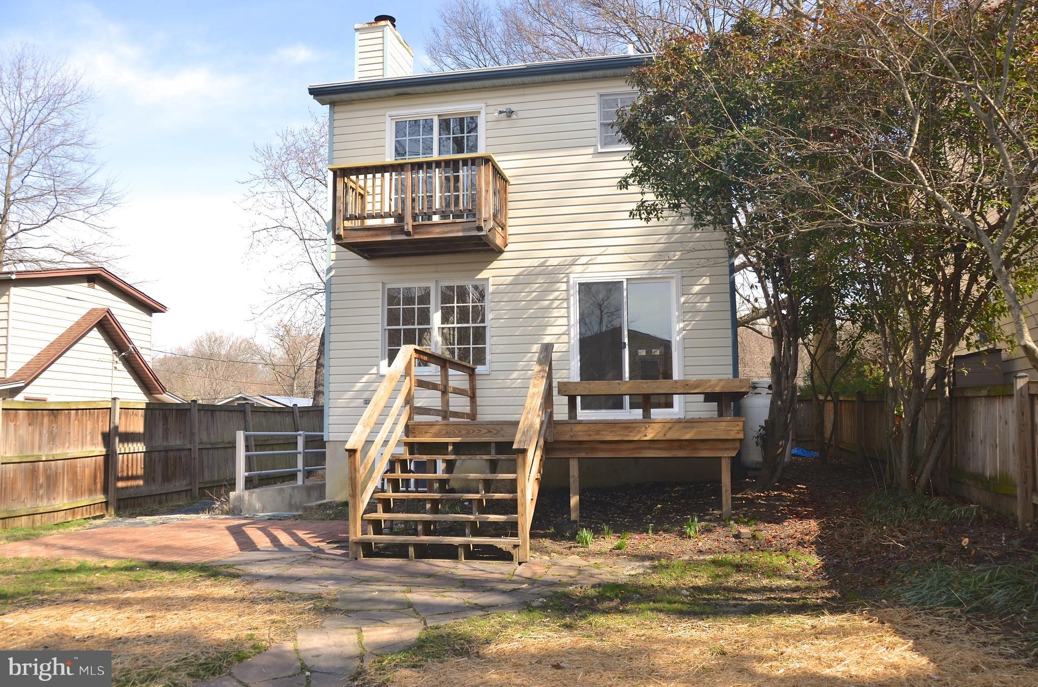 WOODLAND BEACH - Residential Lease