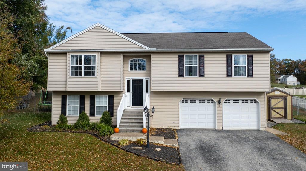 Photo of 360 Pine Valley Drive, FELTON, PA 17322 (MLS # PAYK2090434)