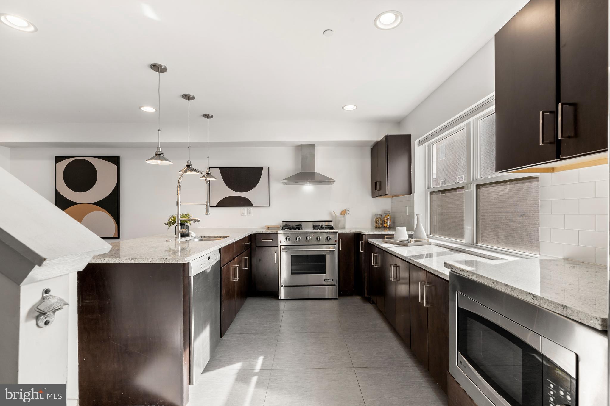 OLDE KENSINGTON - Residential