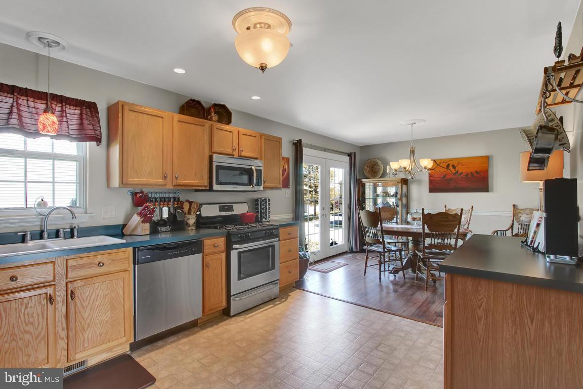 VILLAGE SQUARE - Residential