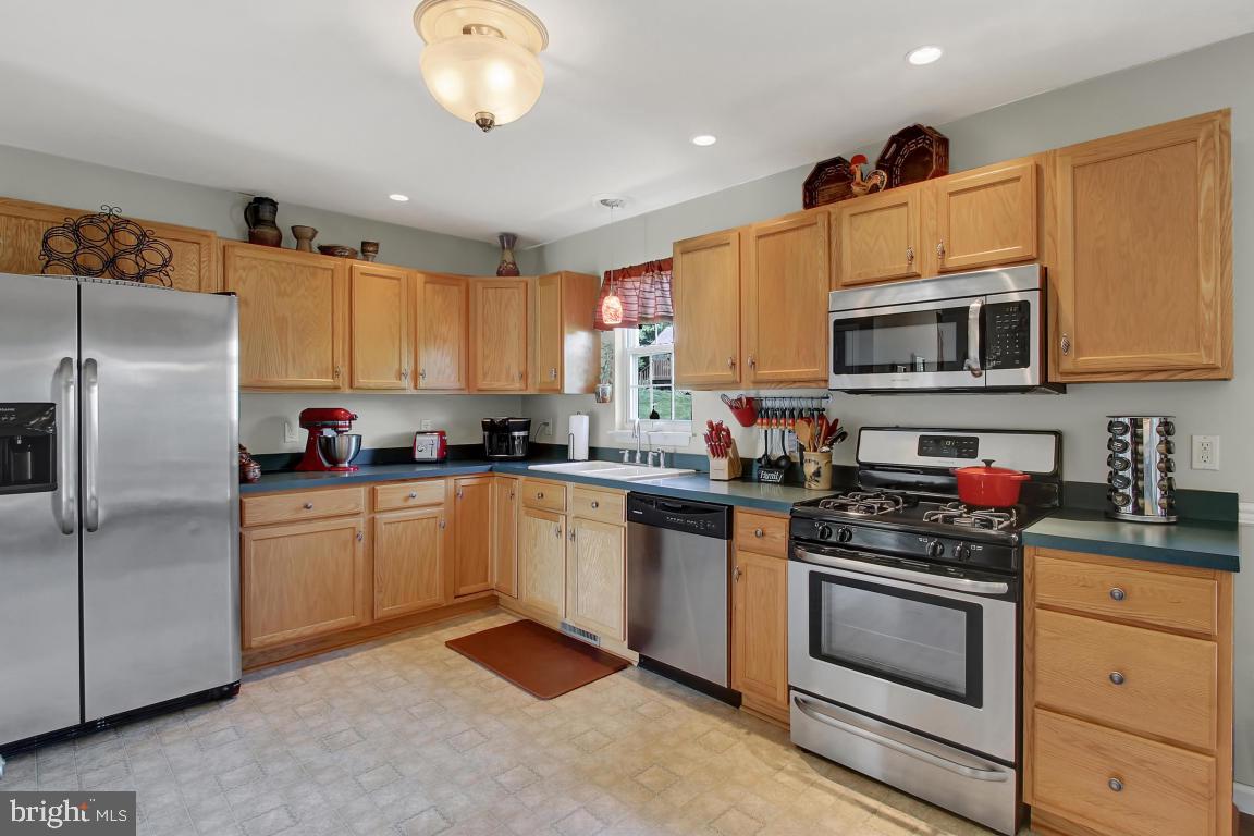 VILLAGE SQUARE - Residential