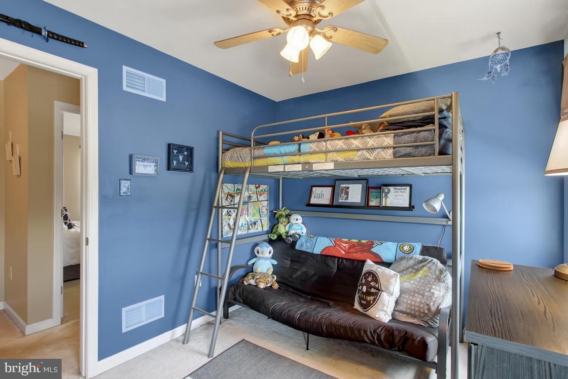 VILLAGE SQUARE - Residential