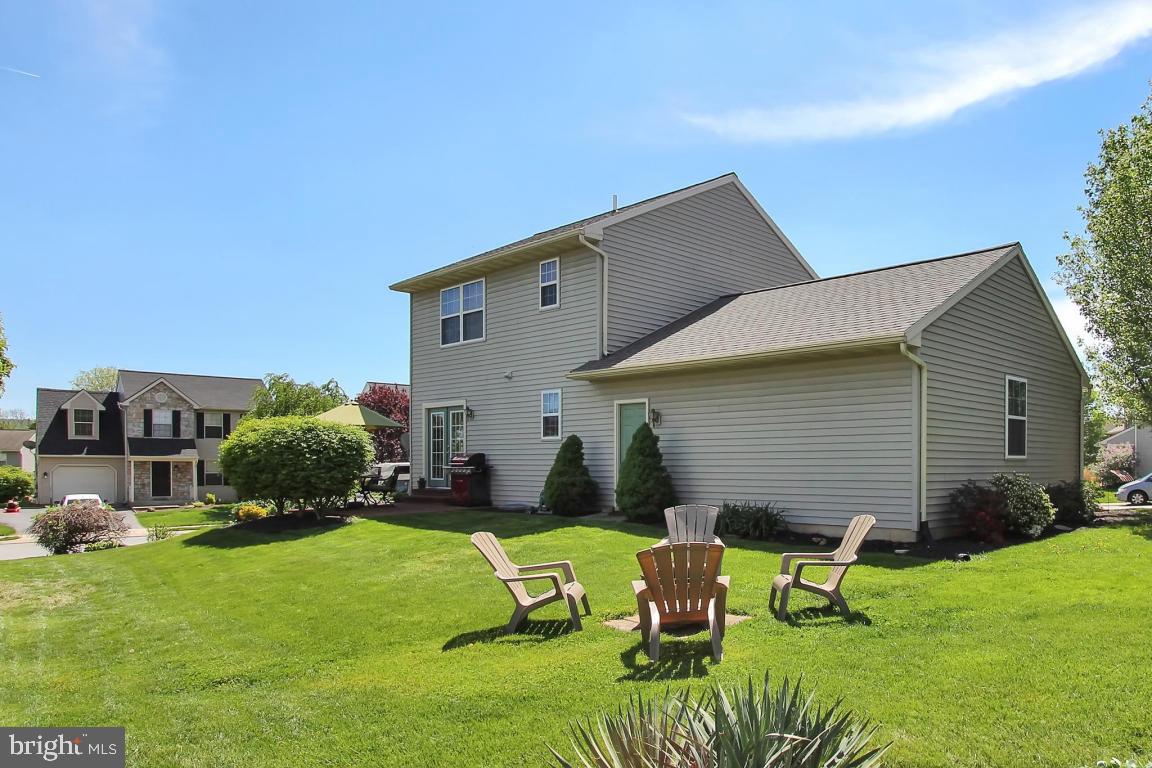 VILLAGE SQUARE - Residential