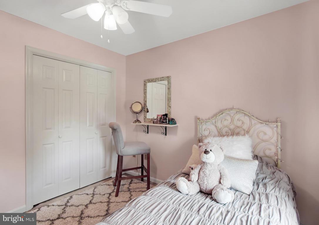 VILLAGE SQUARE - Residential