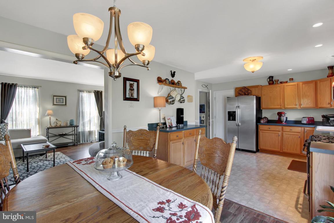 VILLAGE SQUARE - Residential