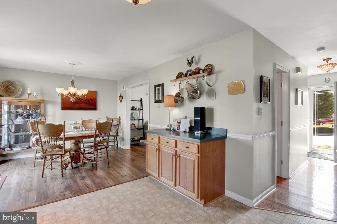 VILLAGE SQUARE - Residential