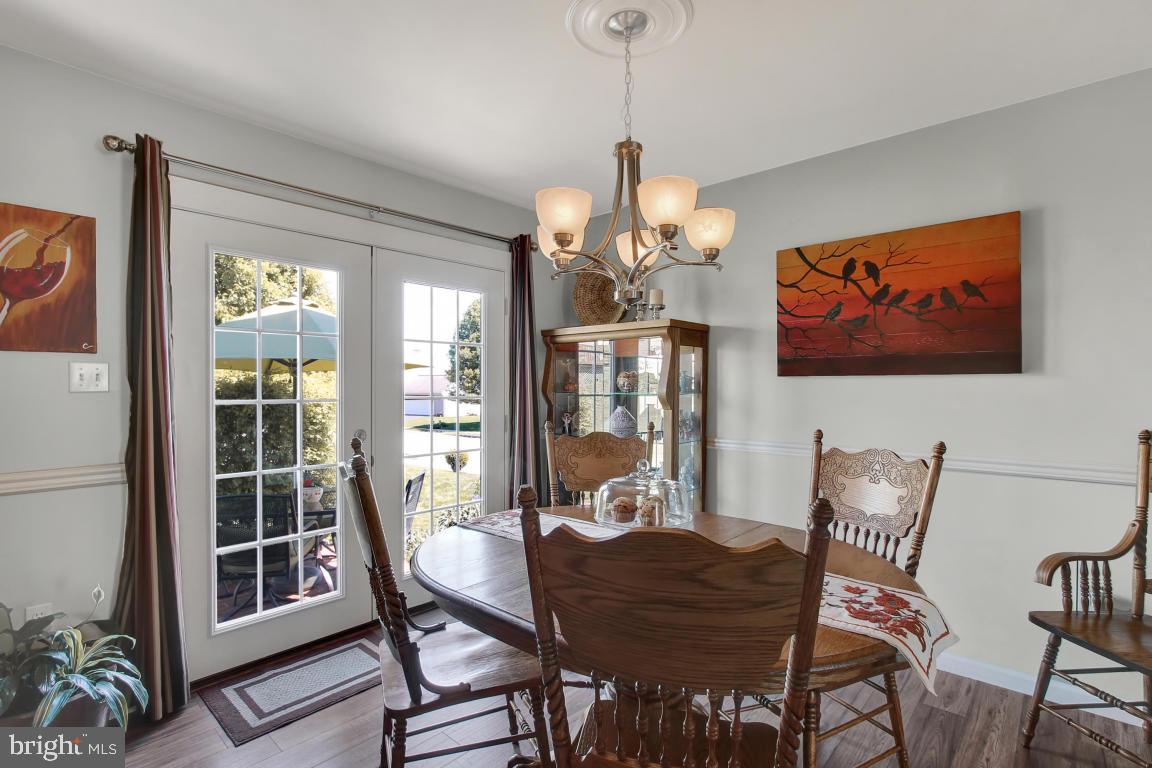 VILLAGE SQUARE - Residential