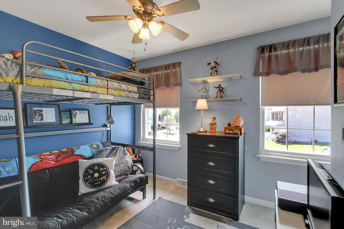 VILLAGE SQUARE - Residential