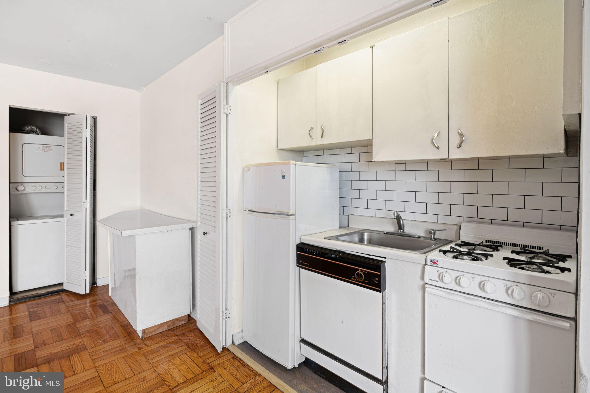 FAIRMOUNT - Residential