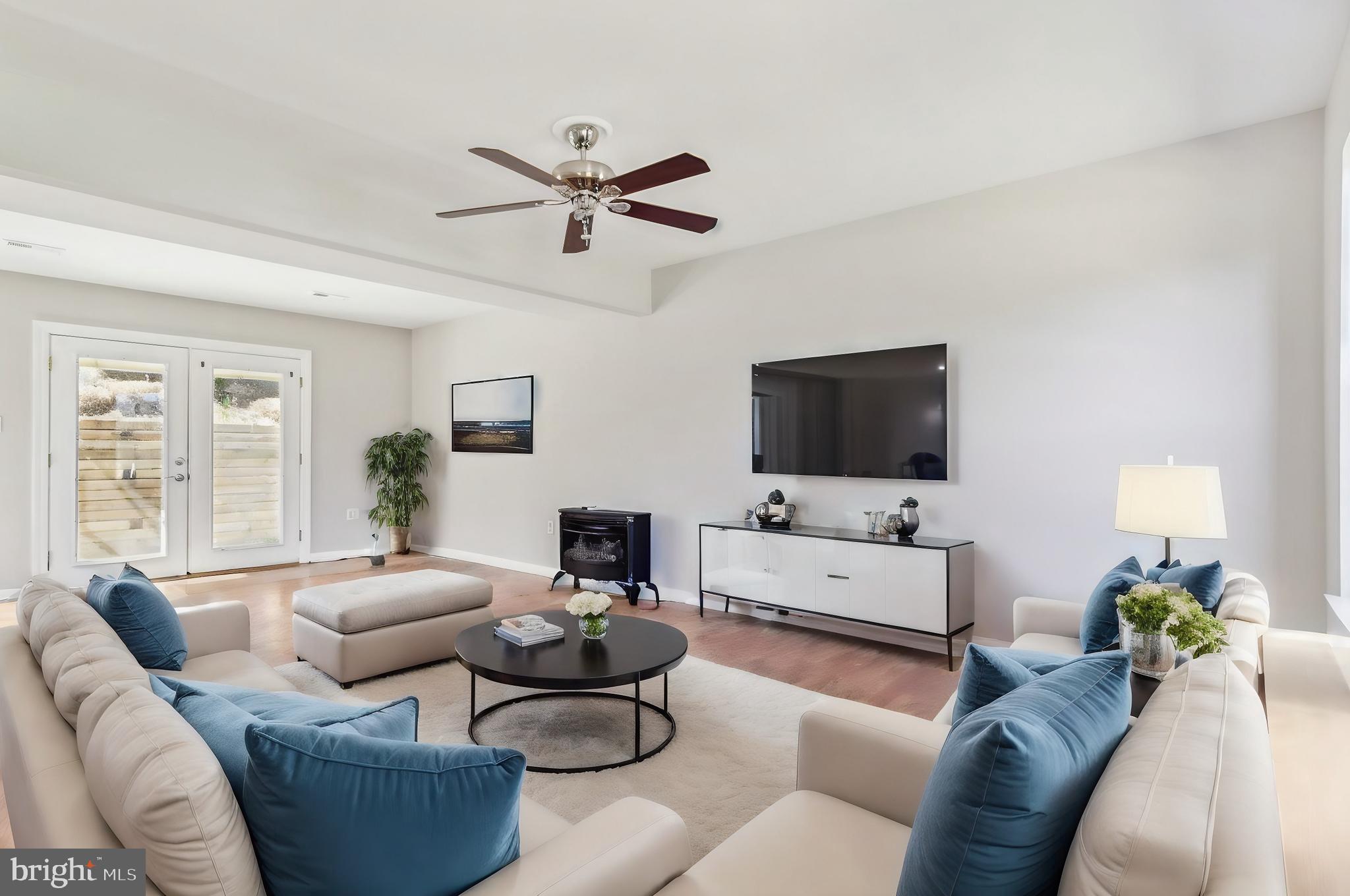 WILLIAMSBURG - Residential