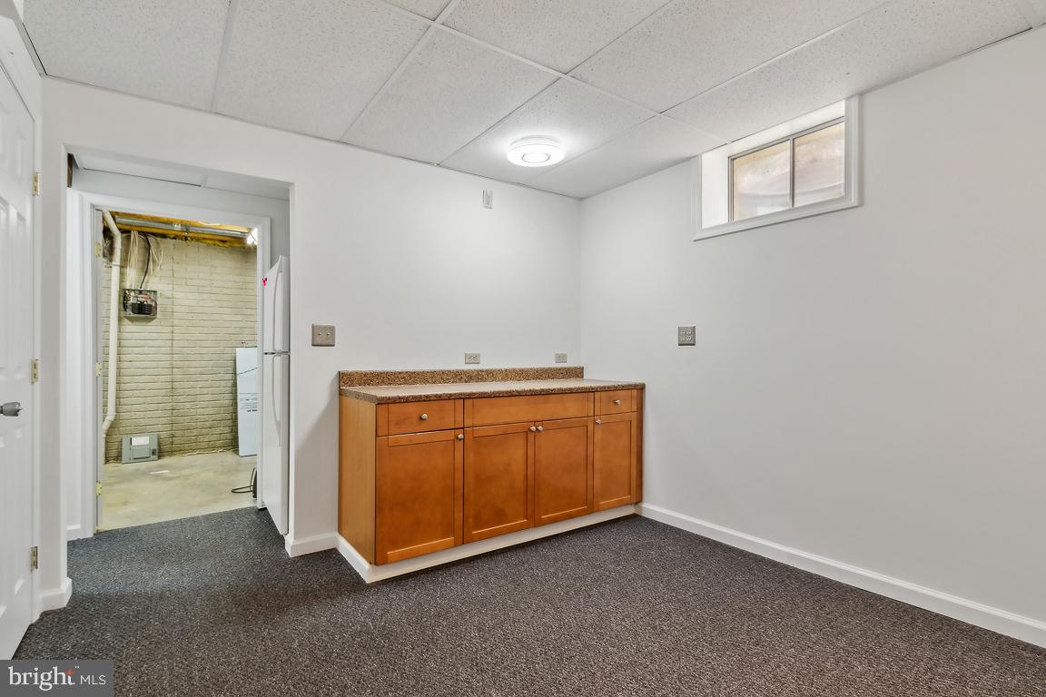 WILLIAMSBURG - Residential