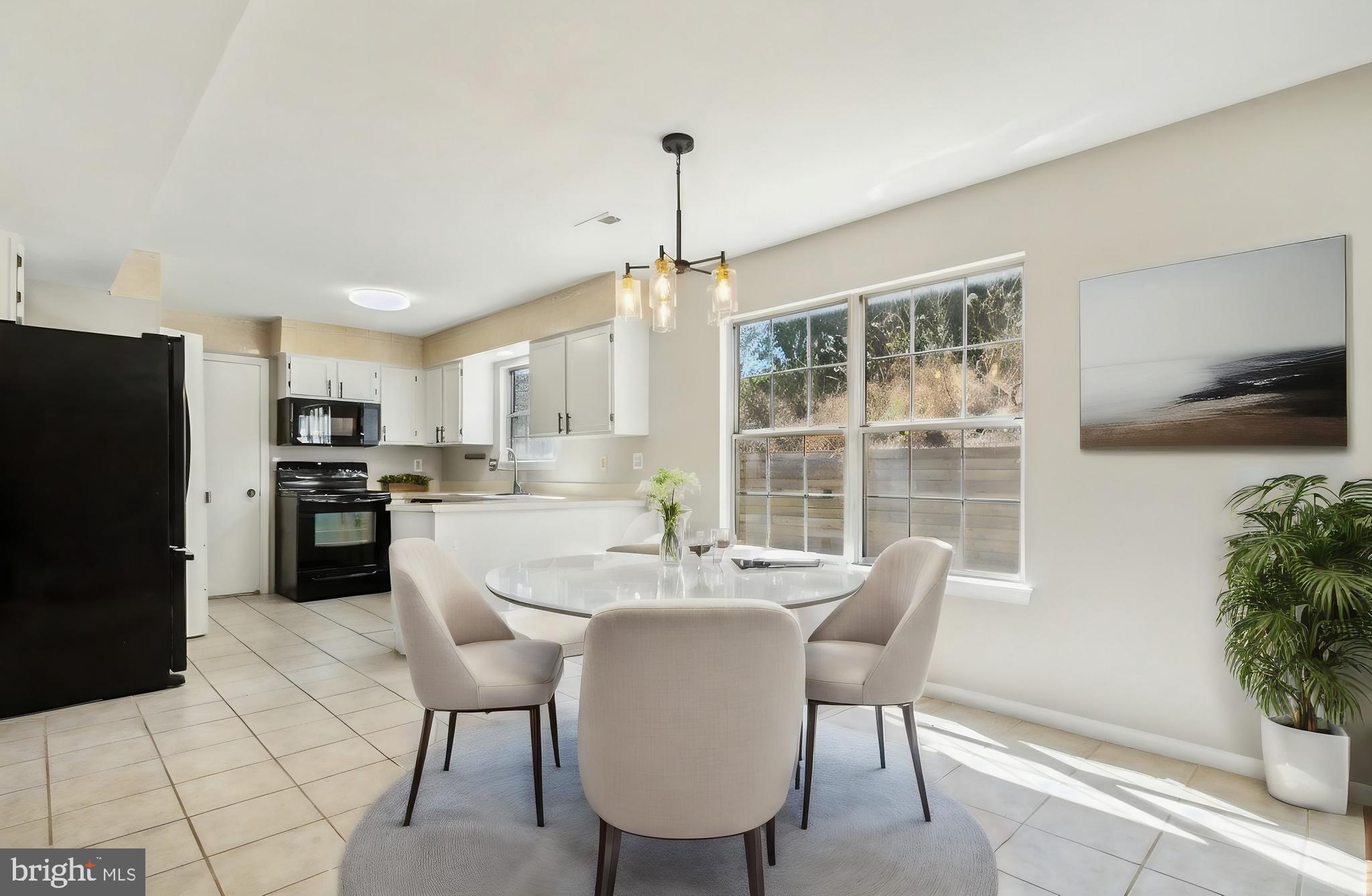 WILLIAMSBURG - Residential