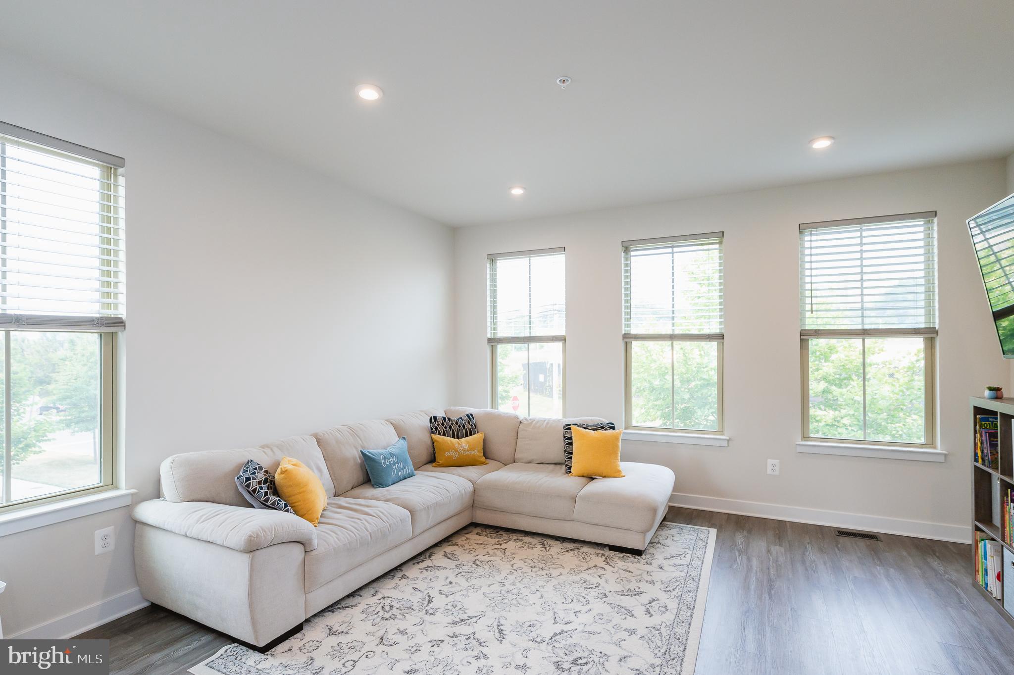 OLDHAM CROSSING - Residential