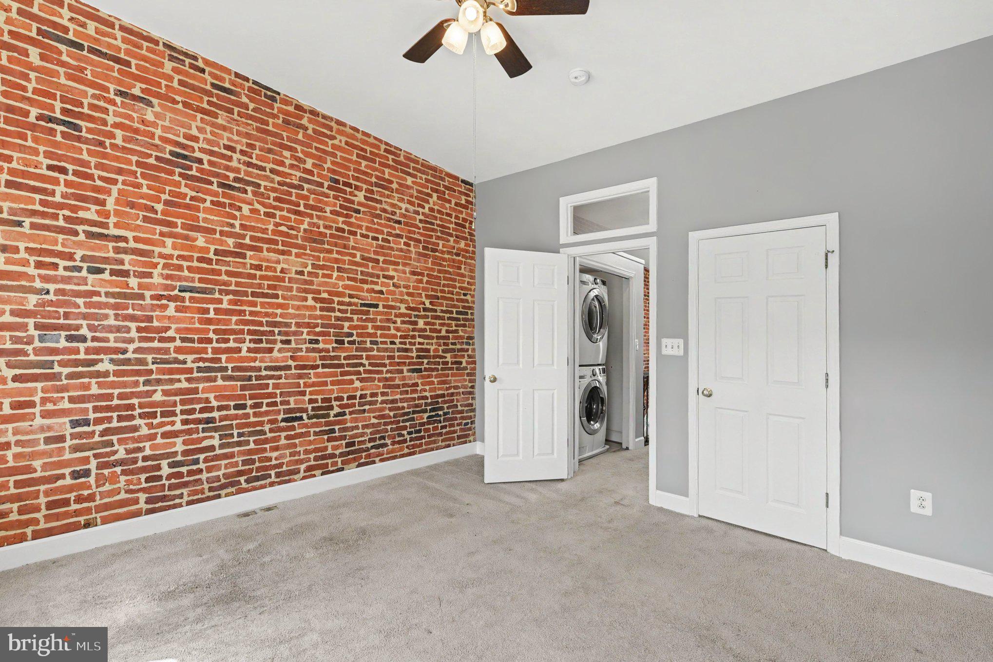 HIGHLANDTOWN - Residential