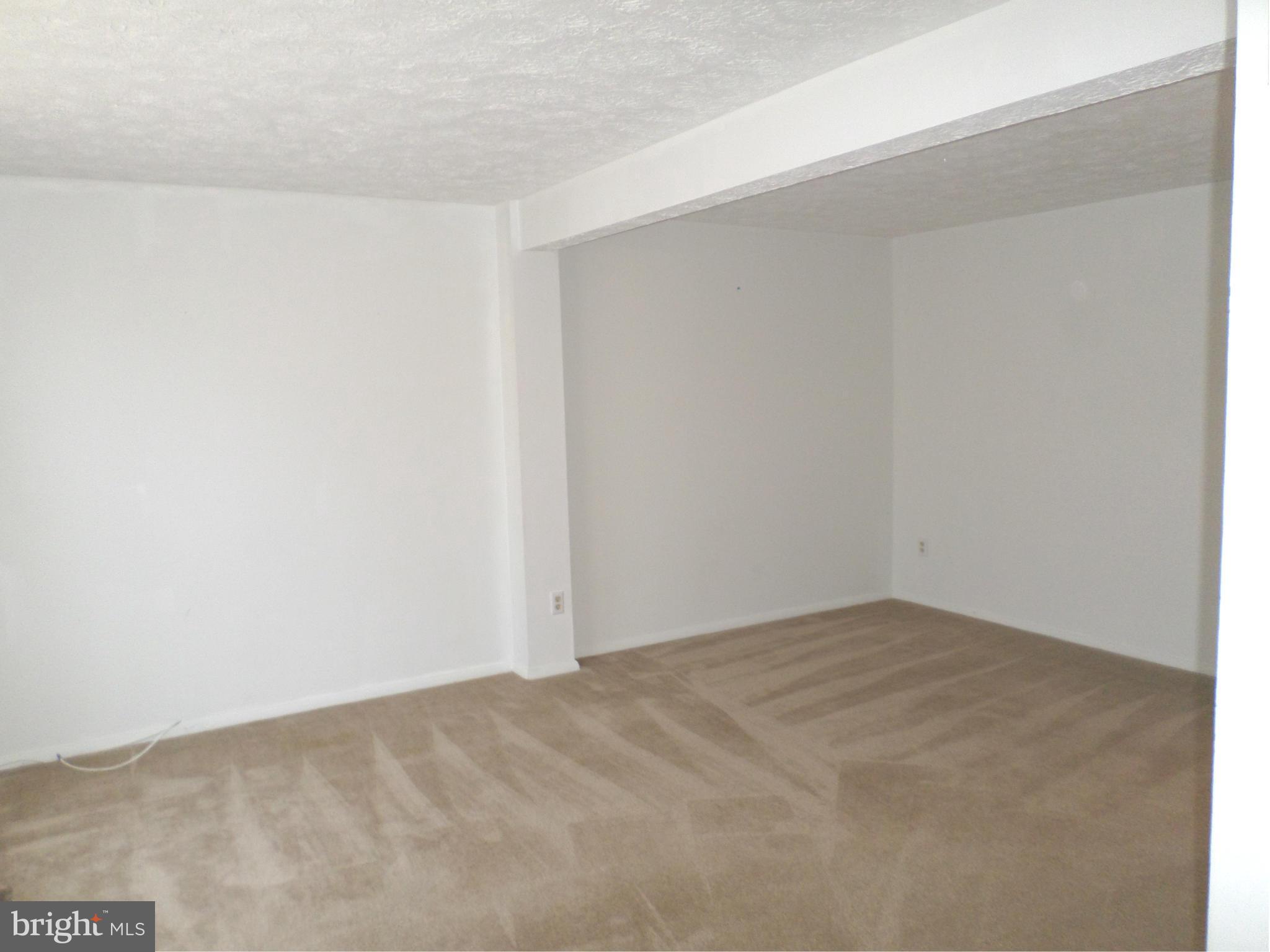 WOODS EDGE TOWNHOME CONDOMINIUMS - Residential