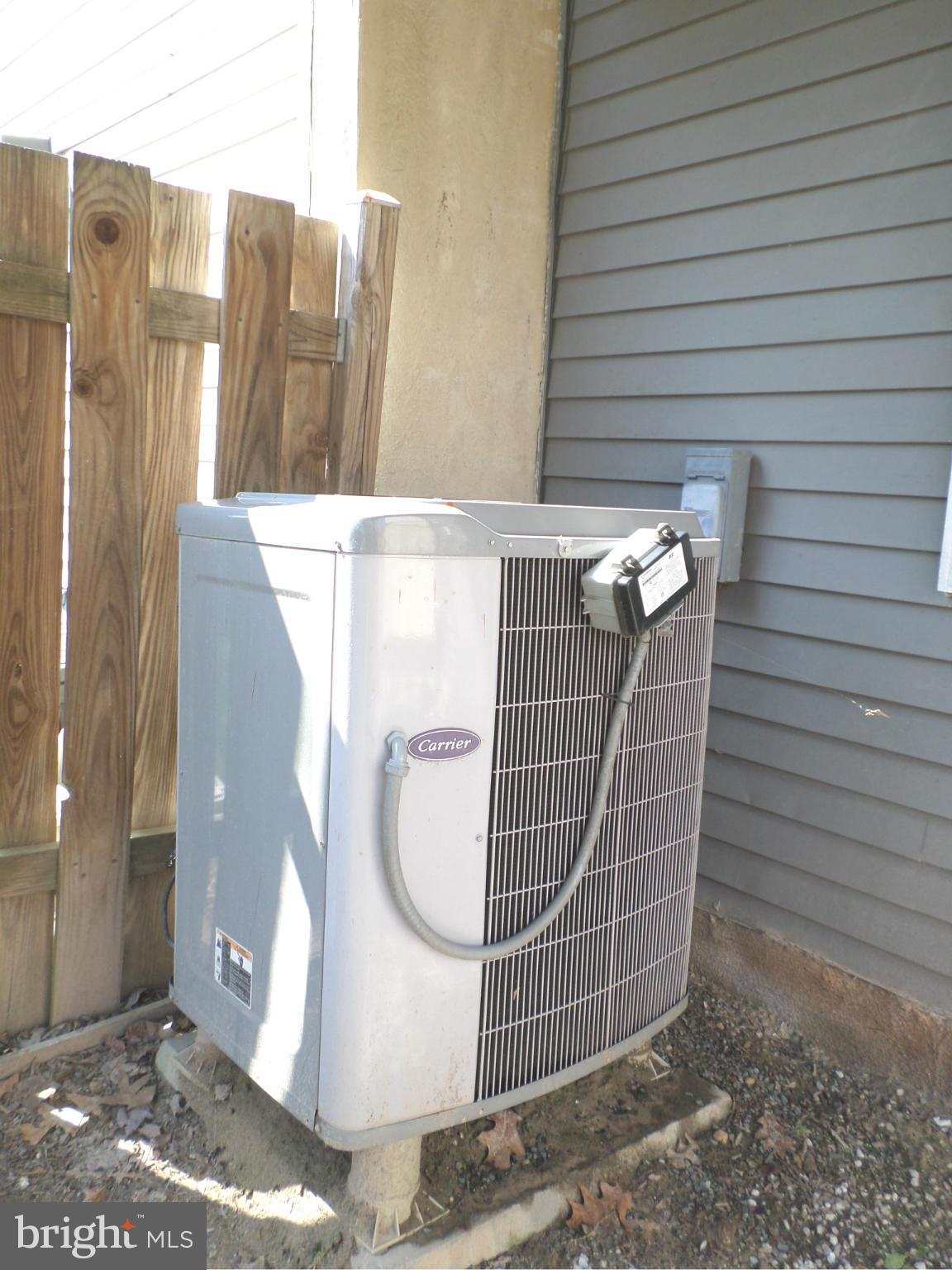 WOODS EDGE TOWNHOME CONDOMINIUMS - Residential