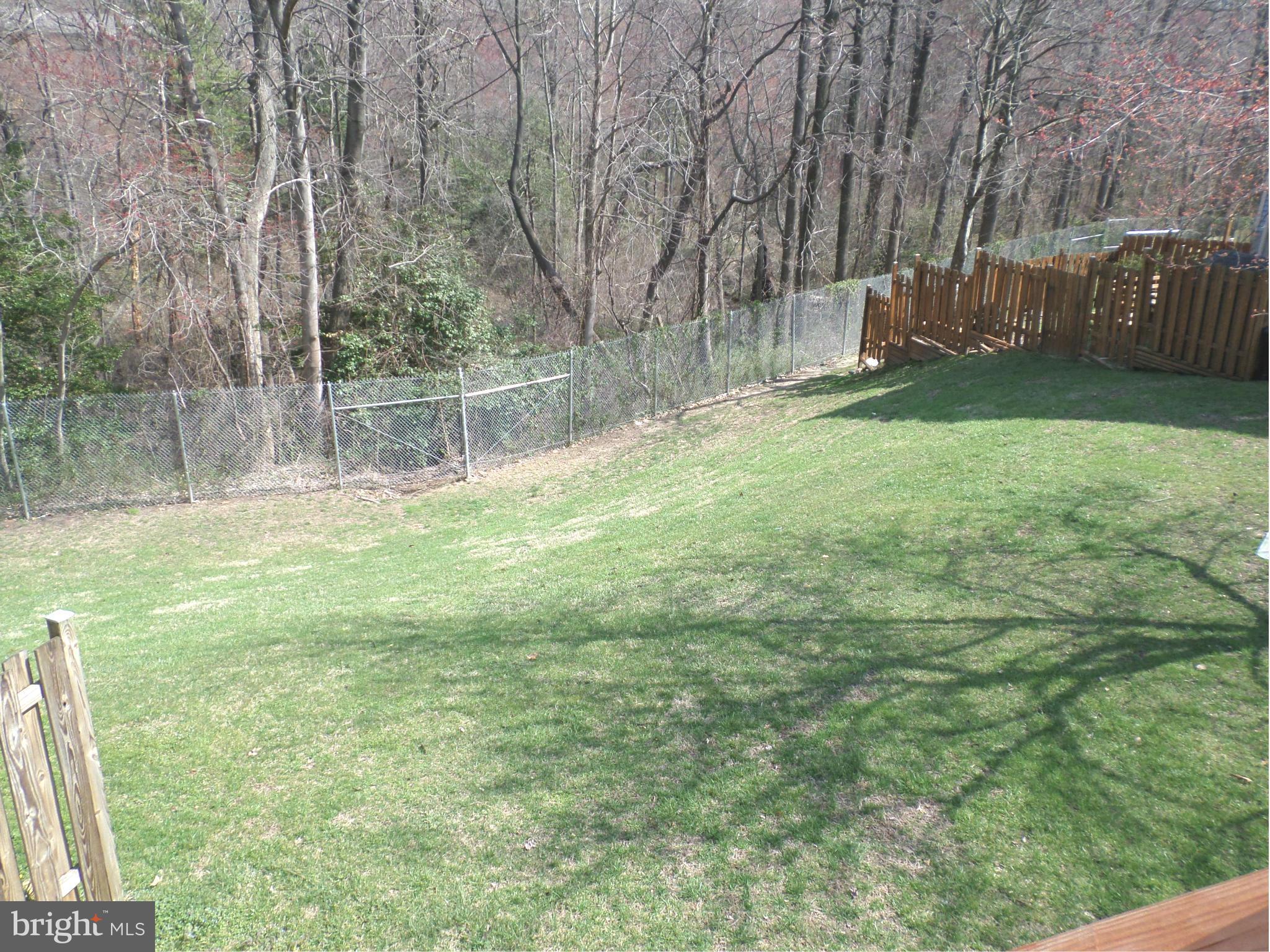 WOODS EDGE TOWNHOME CONDOMINIUMS - Residential