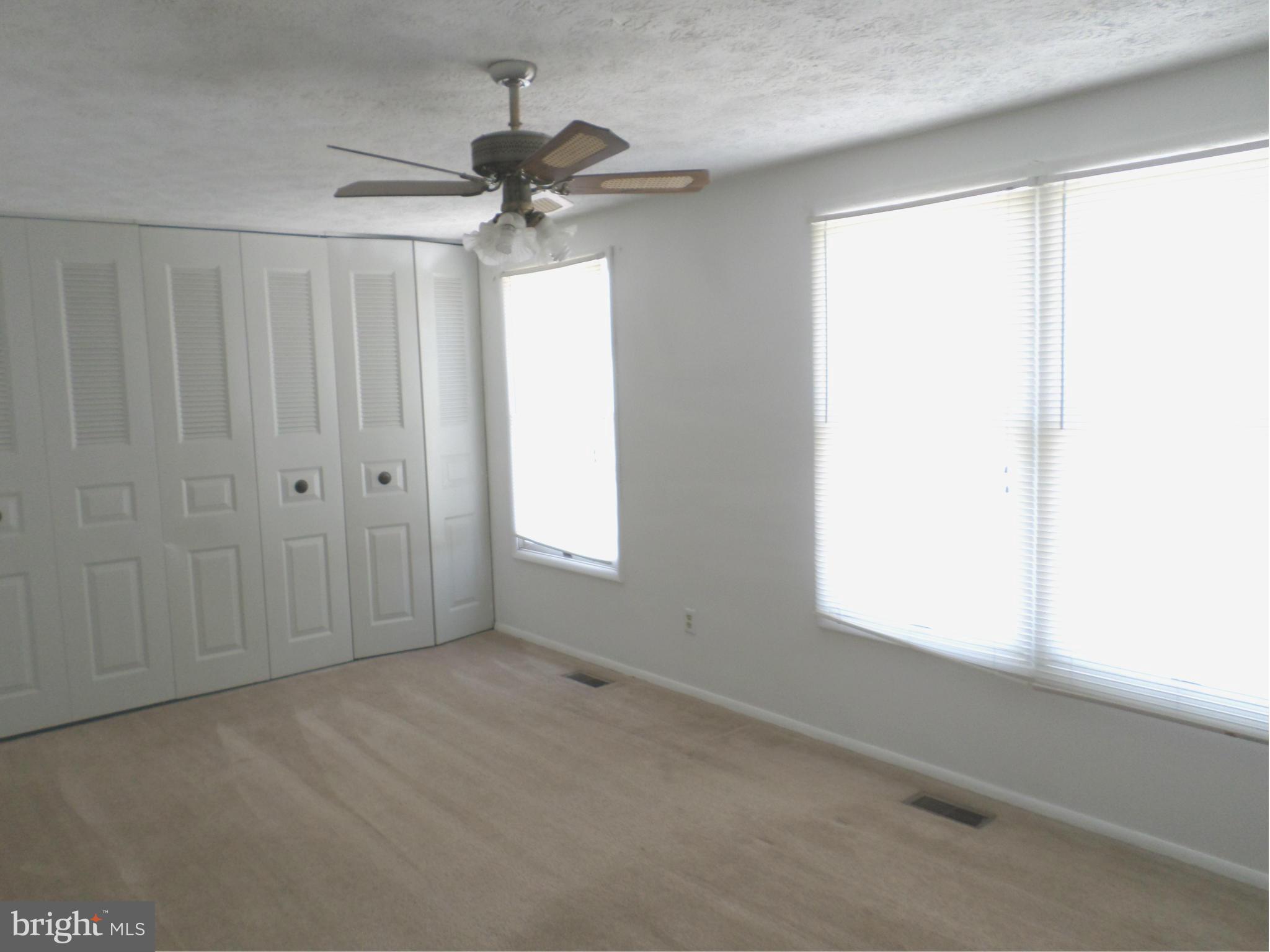 WOODS EDGE TOWNHOME CONDOMINIUMS - Residential