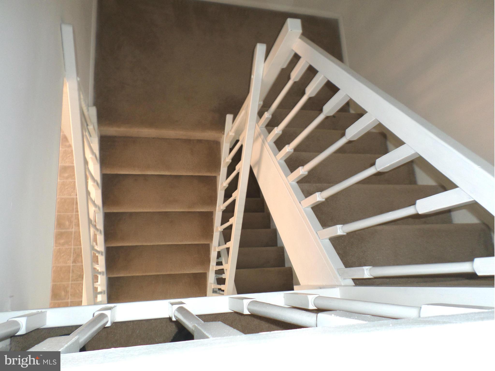 WOODS EDGE TOWNHOME CONDOMINIUMS - Residential