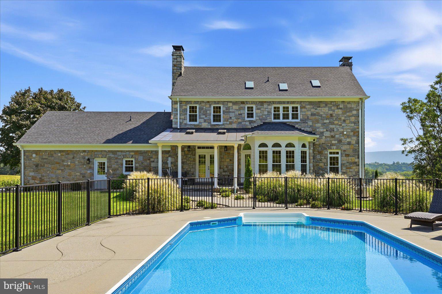 3817 TREASURE HILL