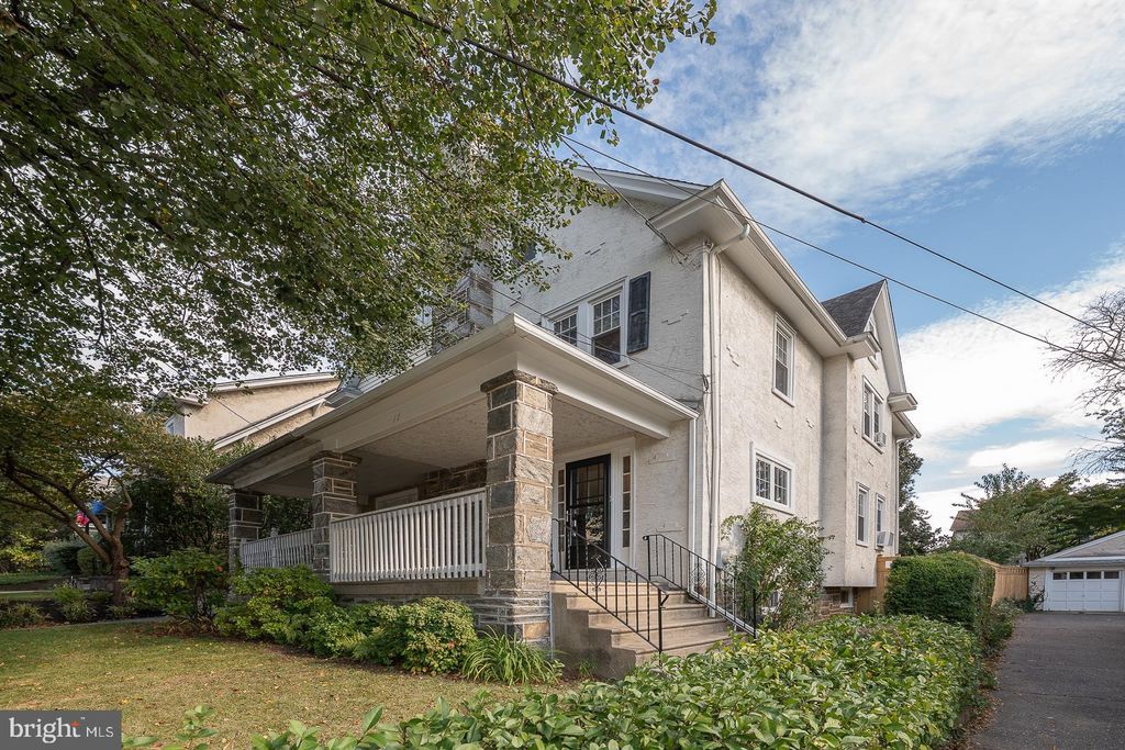 Photo of 17 E Turnbull Avenue, HAVERTOWN, PA 19083 (MLS # PADE2102262)