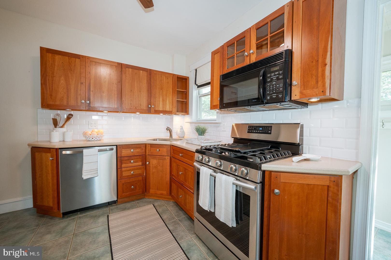 OAKMONT - Residential Lease