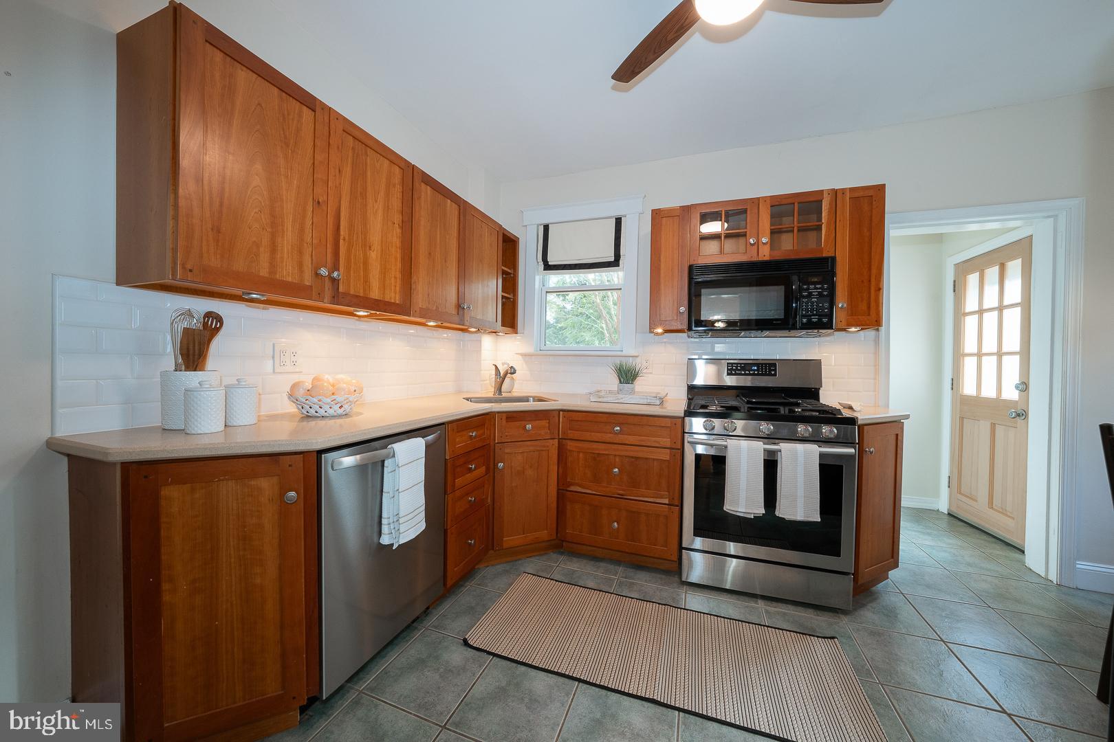 OAKMONT - Residential Lease