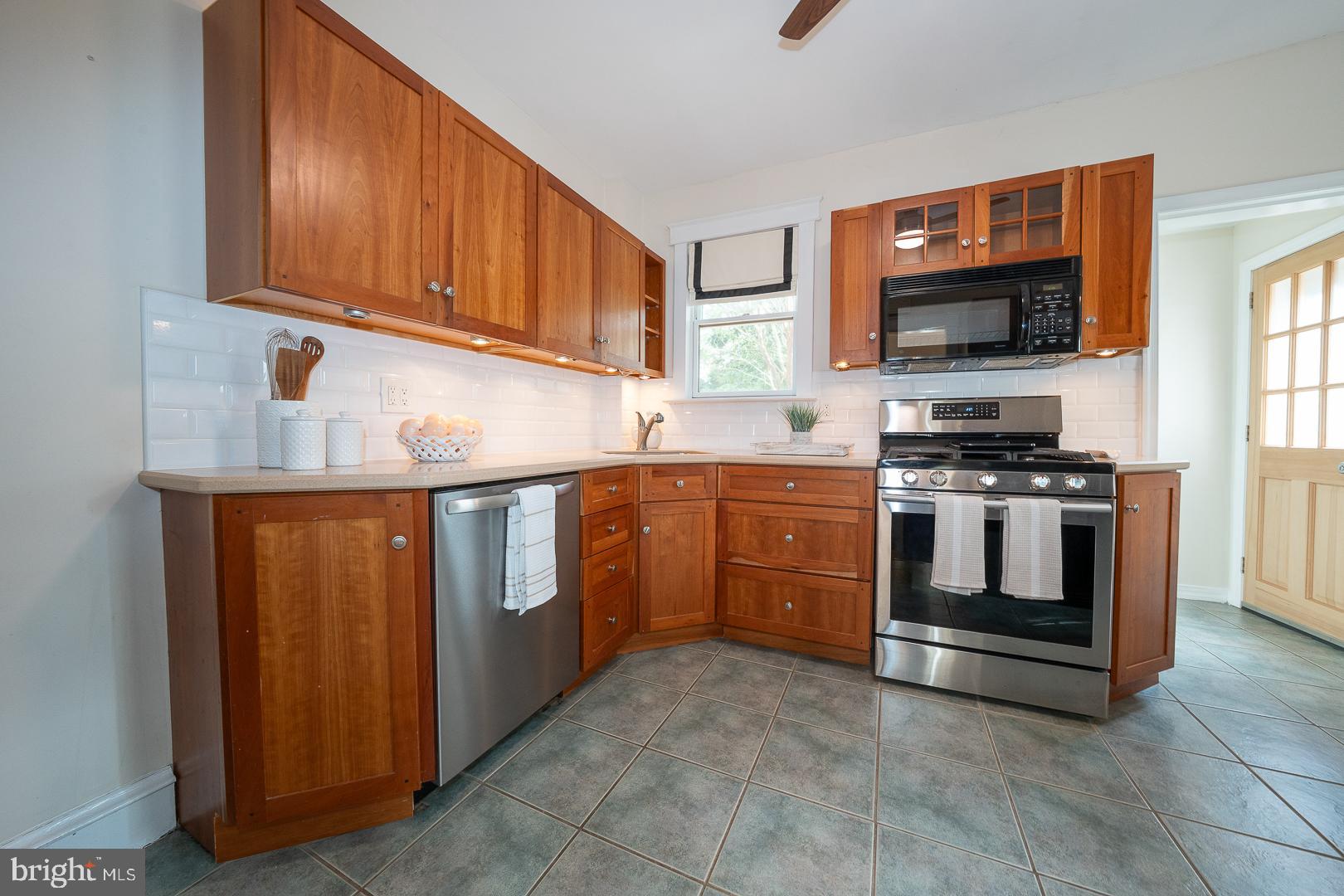 OAKMONT - Residential Lease