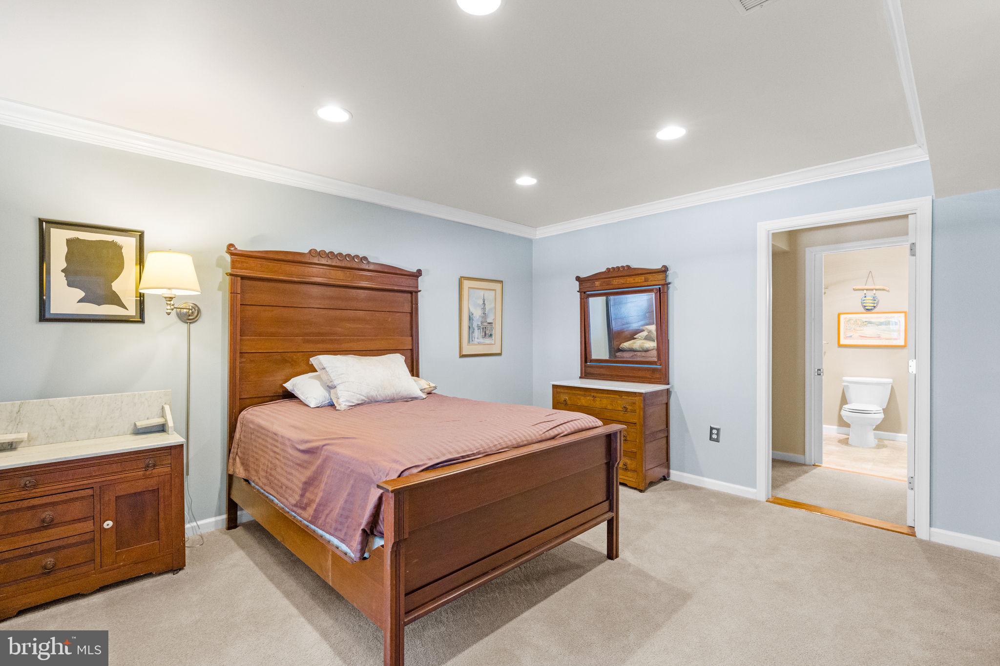 TRADITIONS AT WASH - Residential