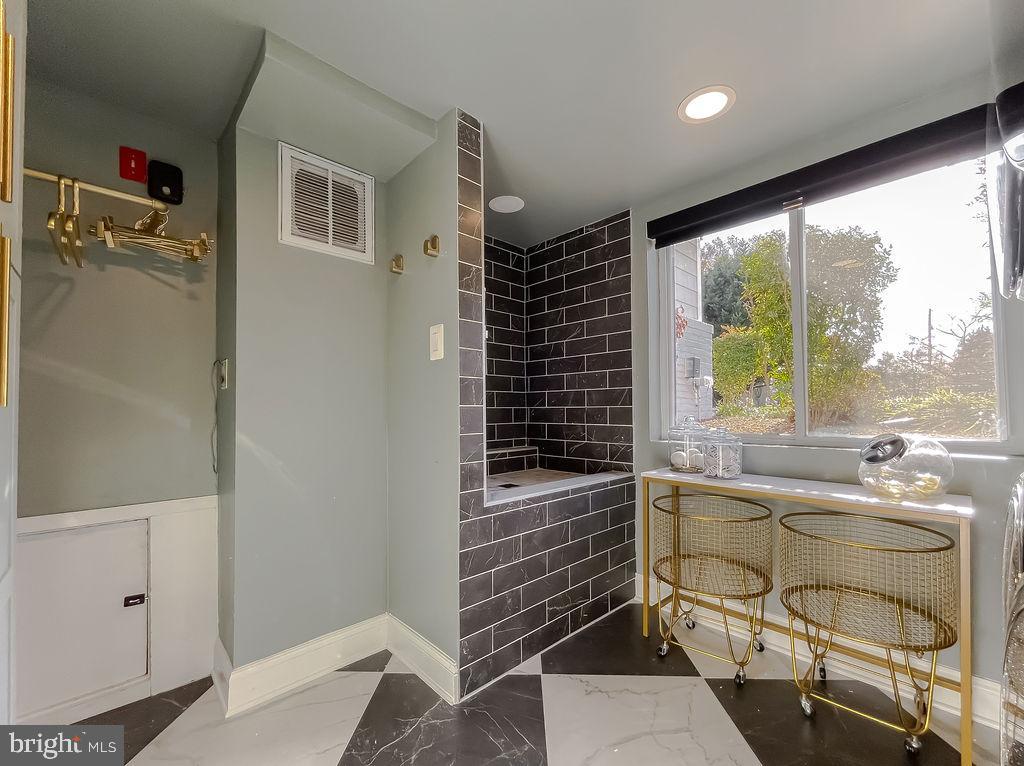 ESPERANZA FARMS - Residential