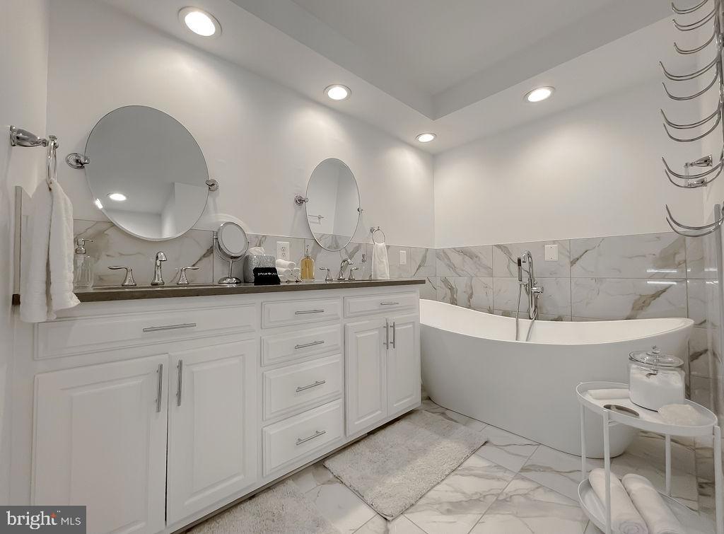 ESPERANZA FARMS - Residential