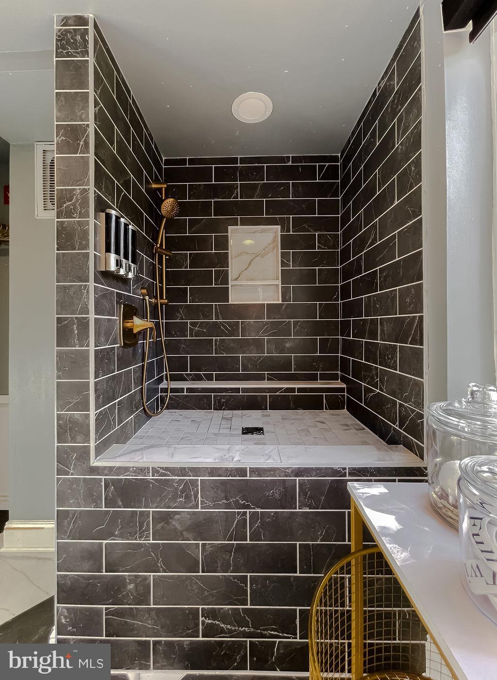 ESPERANZA FARMS - Residential