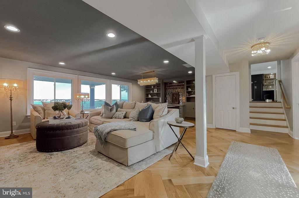 ESPERANZA FARMS - Residential