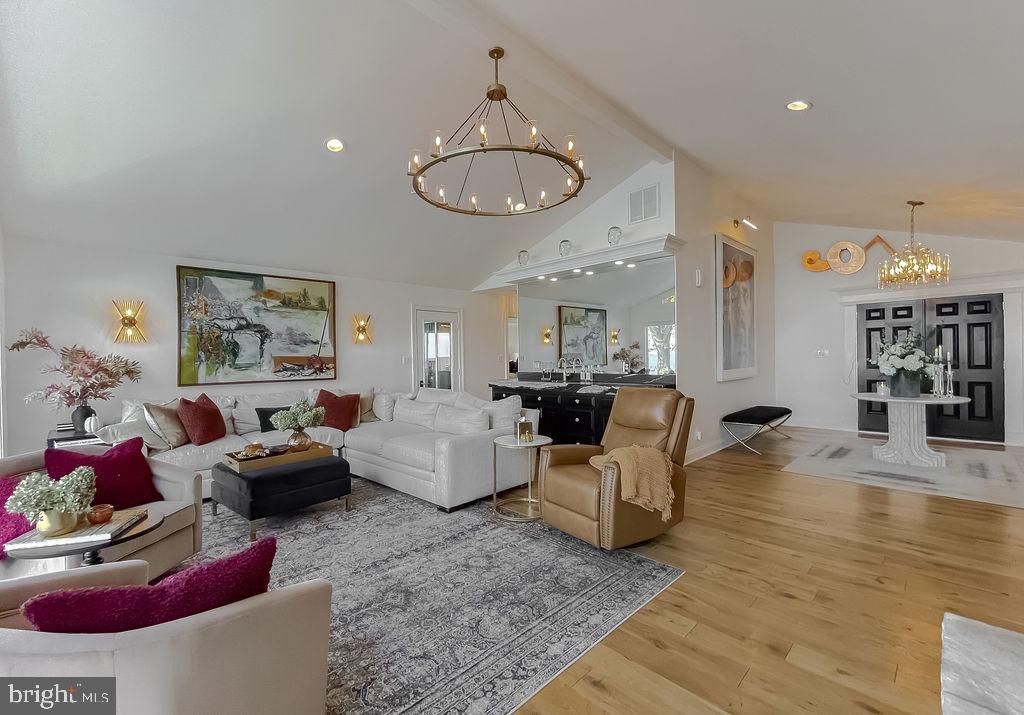 ESPERANZA FARMS - Residential