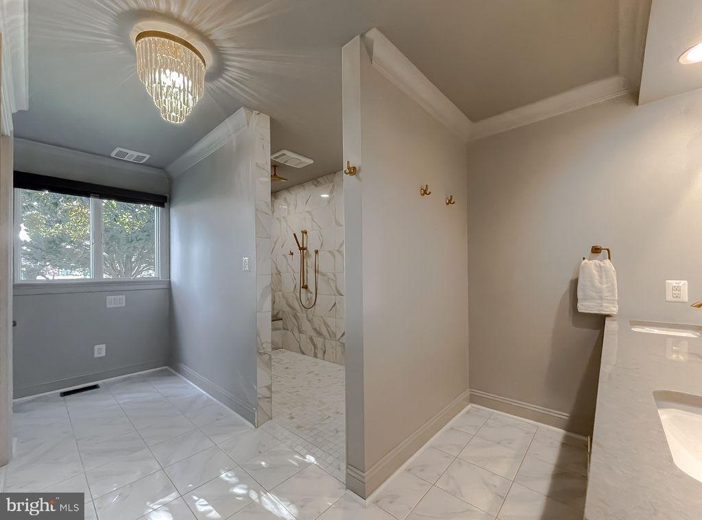 ESPERANZA FARMS - Residential